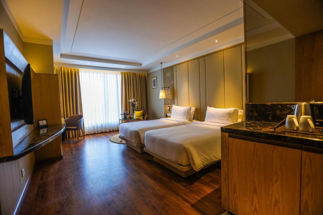 Radisson Bhopal Hotel Ngoại thất bức ảnh