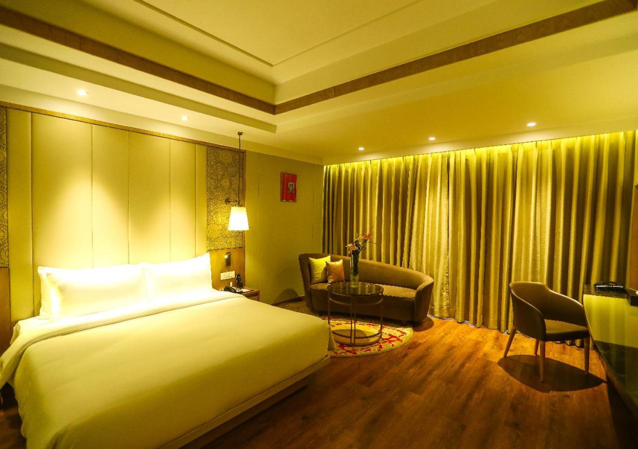 Radisson Bhopal Hotel Ngoại thất bức ảnh