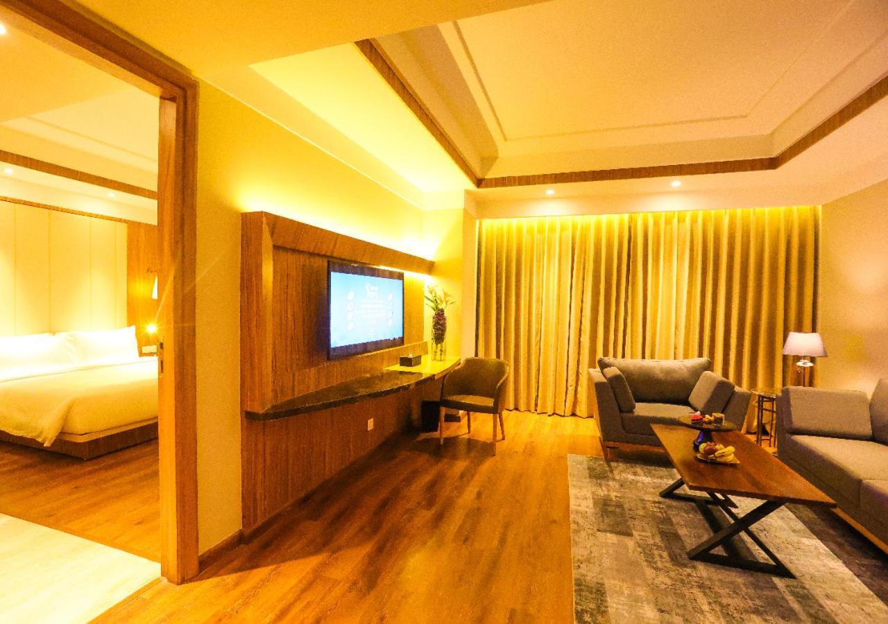 Radisson Bhopal Hotel Ngoại thất bức ảnh