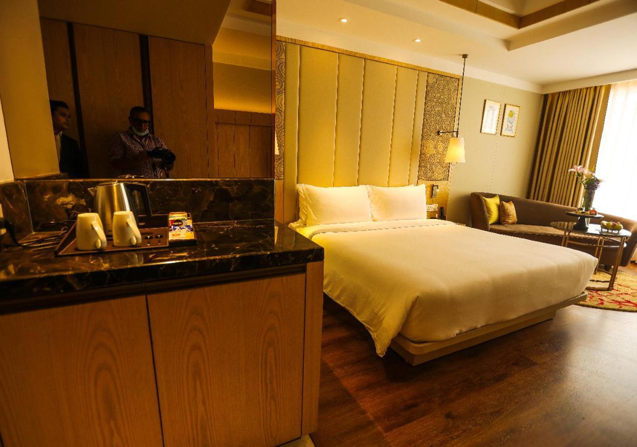 Radisson Bhopal Hotel Ngoại thất bức ảnh