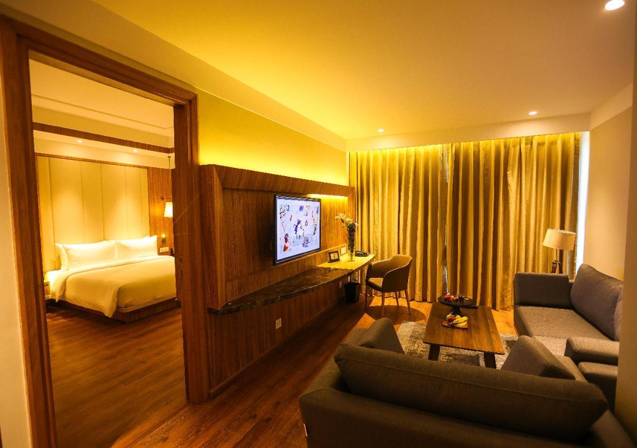 Radisson Bhopal Hotel Ngoại thất bức ảnh