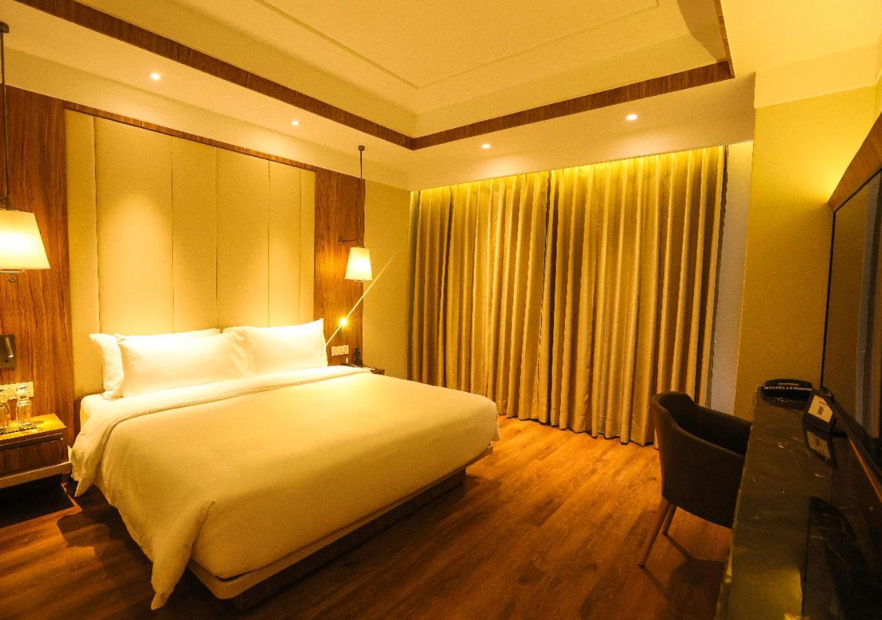 Radisson Bhopal Hotel Ngoại thất bức ảnh